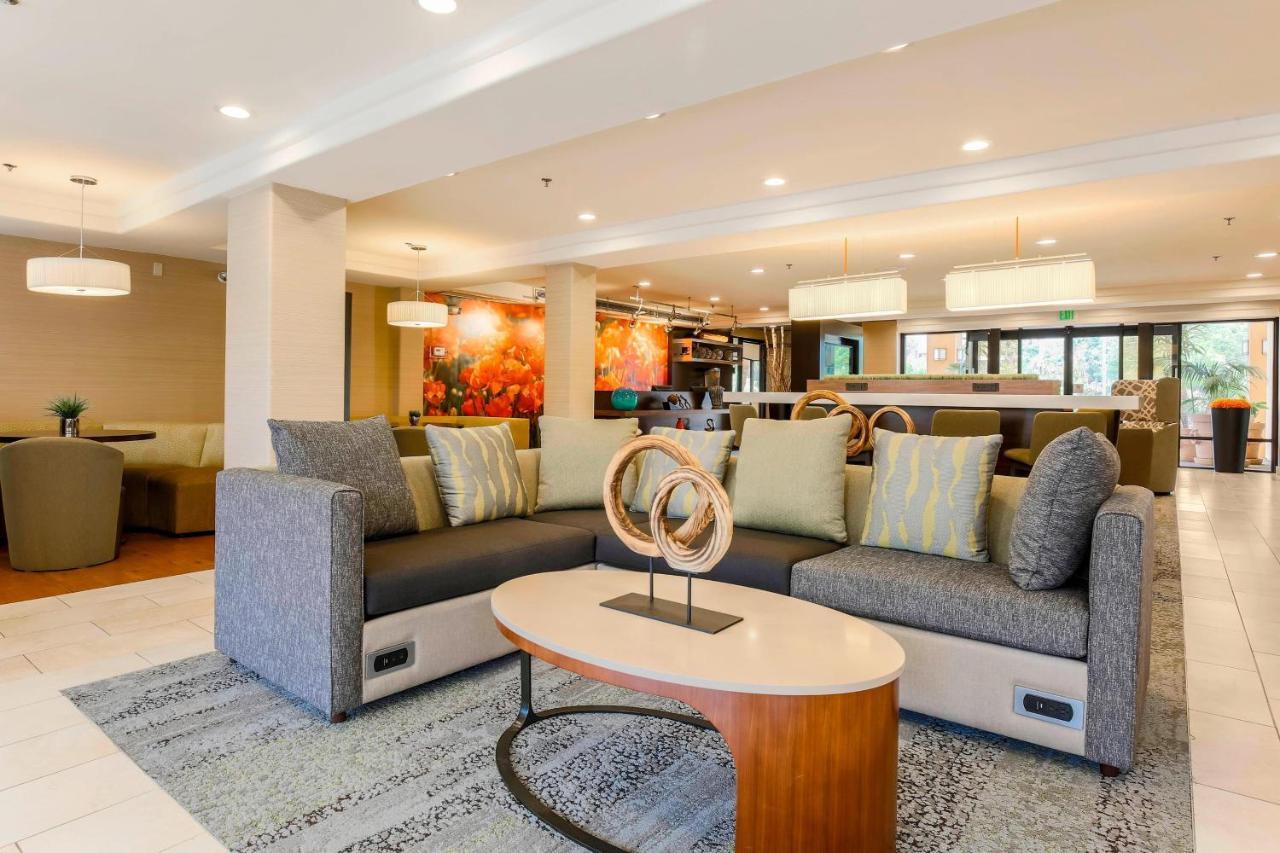 Courtyard By Marriott San Diego Del Mar/Солана Бич Экстерьер фото