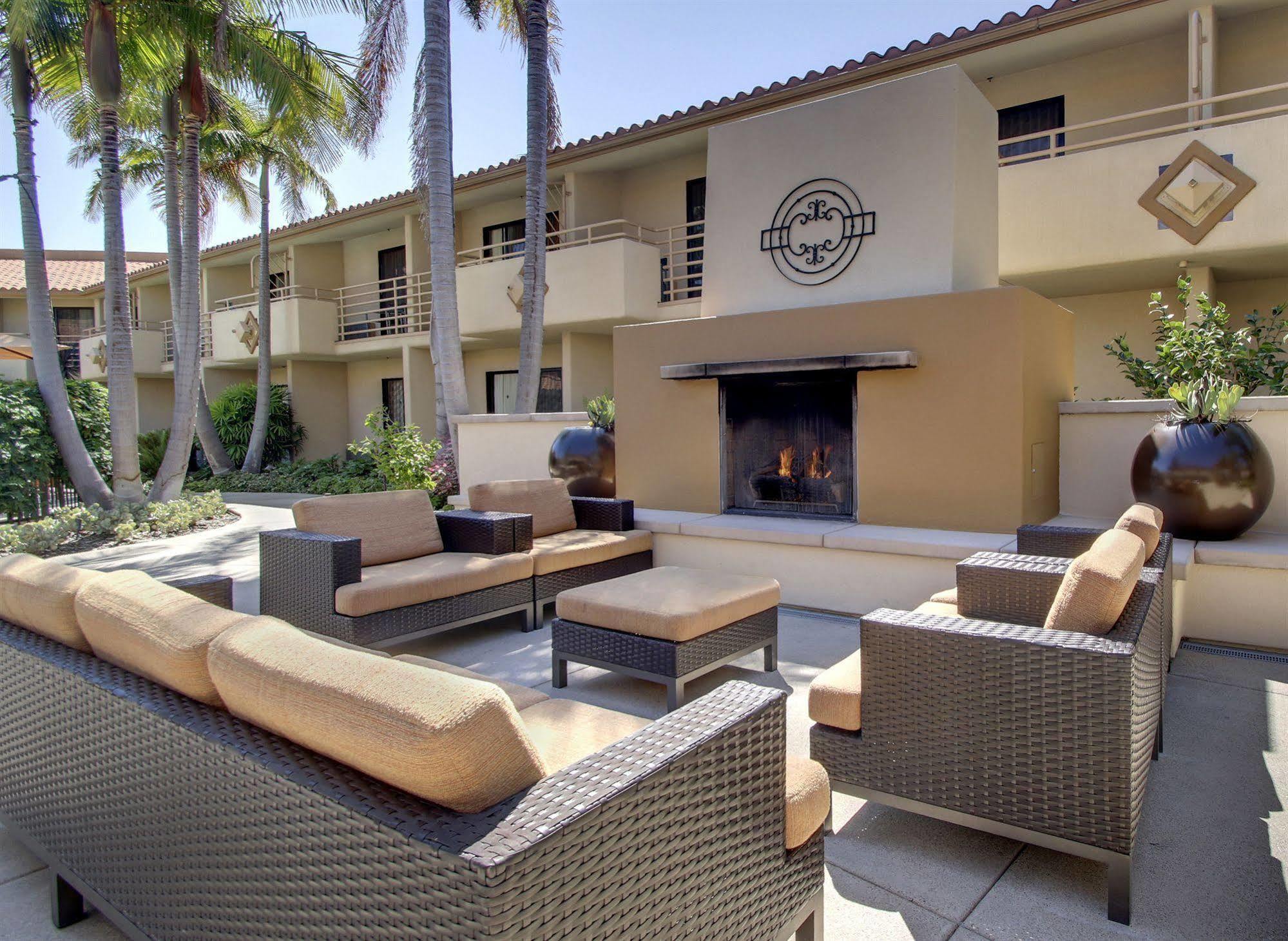 Courtyard By Marriott San Diego Del Mar/Солана Бич Экстерьер фото